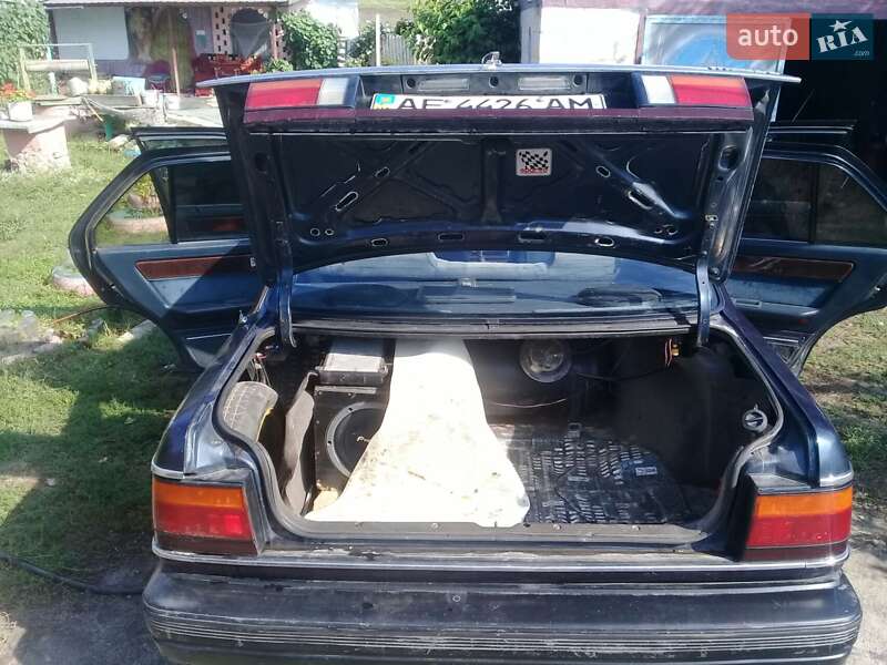 Седан Mazda 929 1987 в Дніпрі
