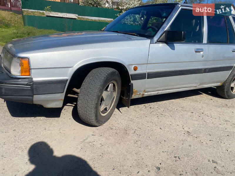Седан Mazda 929 1985 в Монастырище