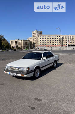 Седан Mazda 929 1988 в 