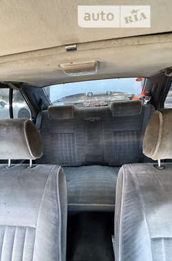 Седан Mazda 929 1988 в 