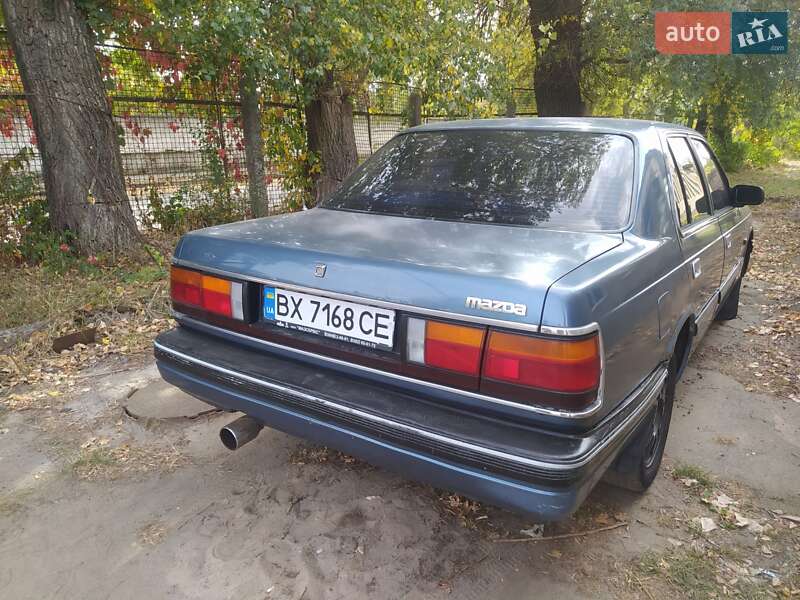Седан Mazda 929 1988 в Хмельницькому