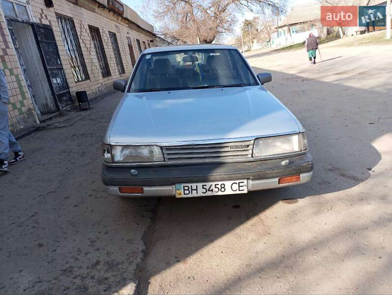 Седан Mazda 929 1987 в Болграде