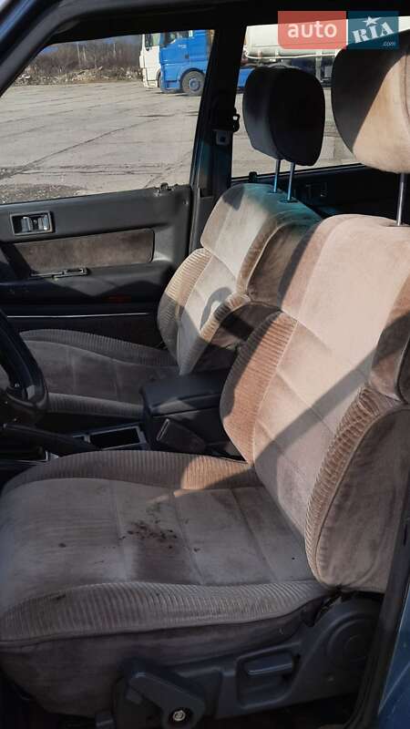 Седан Mazda 929 1988 в Верховец