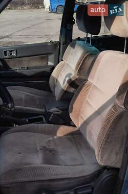 Седан Mazda 929 1988 в 