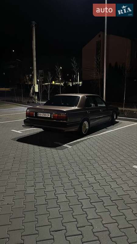 Седан Mazda 929 1987 в Хмельницком
