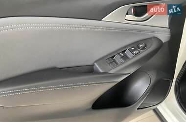 Позашляховик / Кросовер Mazda CX-3 2023 в 