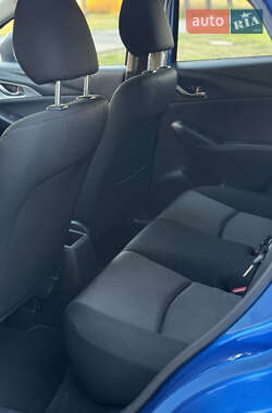 Внедорожник / Кроссовер Mazda CX-3 2016 в 
