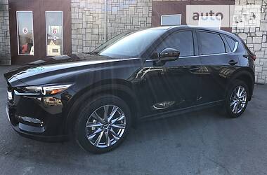 Позашляховик / Кросовер Mazda CX-5 2018 в 