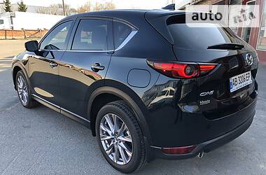 Позашляховик / Кросовер Mazda CX-5 2018 в 