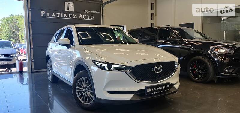 Позашляховик / Кросовер Mazda CX-5 2018 в 