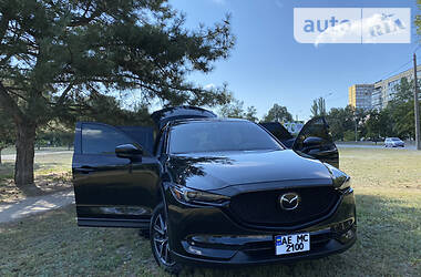 Позашляховик / Кросовер Mazda CX-5 2017 в 