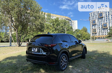 Позашляховик / Кросовер Mazda CX-5 2017 в 