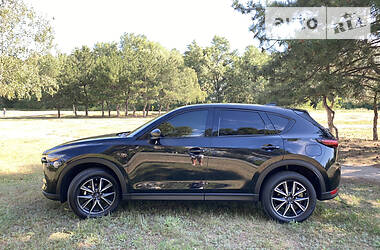 Позашляховик / Кросовер Mazda CX-5 2017 в 