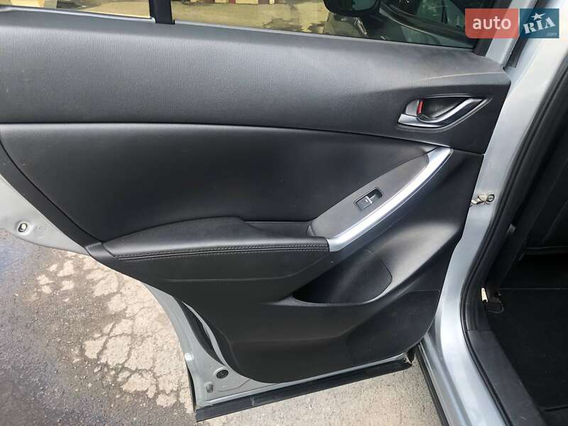 Внедорожник / Кроссовер Mazda CX-5 2016 в Луцке