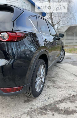 Позашляховик / Кросовер Mazda CX-5 2018 в 