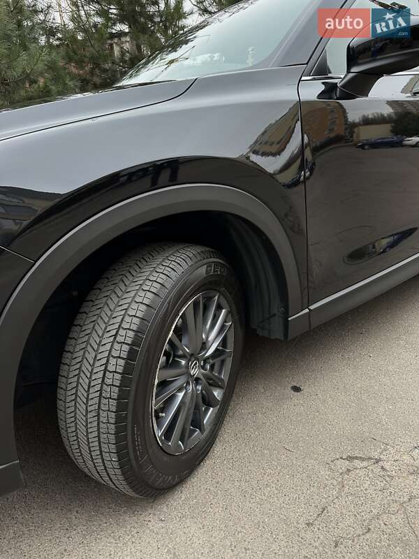 Позашляховик / Кросовер Mazda CX-5 2020 в 