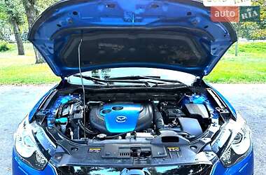 Позашляховик / Кросовер Mazda CX-5 2012 в 
