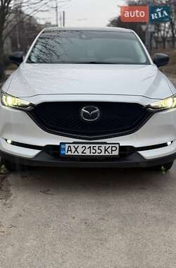 Позашляховик / Кросовер Mazda CX-5 2018 в 