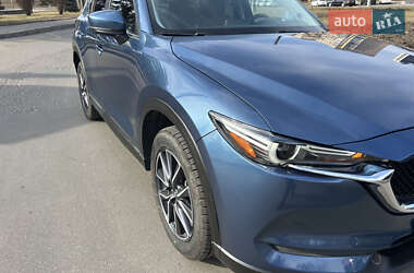 Позашляховик / Кросовер Mazda CX-5 2018 в 