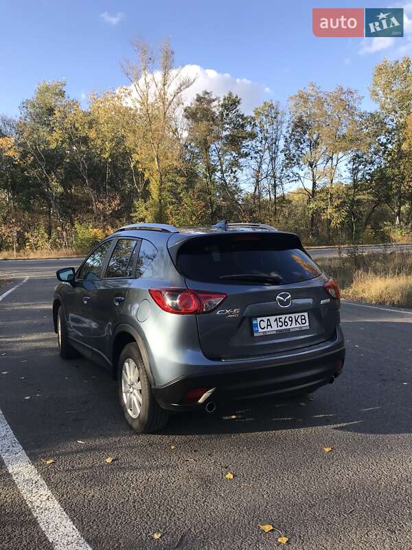 Внедорожник / Кроссовер Mazda CX-5 2016 в Ватутино