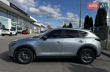 Позашляховик / Кросовер Mazda CX-5 2017 в 