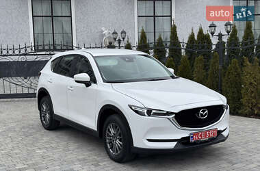 Позашляховик / Кросовер Mazda CX-5 2017 в 