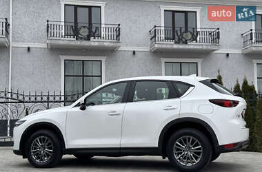 Позашляховик / Кросовер Mazda CX-5 2017 в 