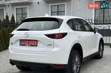 Позашляховик / Кросовер Mazda CX-5 2017 в 