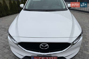 Позашляховик / Кросовер Mazda CX-5 2017 в 
