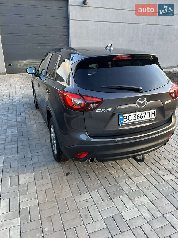 Внедорожник / Кроссовер Mazda CX-5 2016 в Хороле