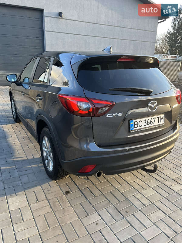 Внедорожник / Кроссовер Mazda CX-5 2016 в Хороле
