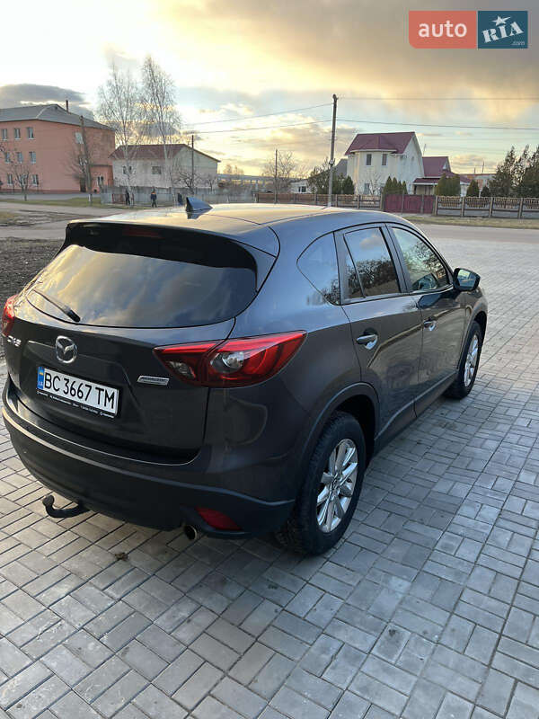 Внедорожник / Кроссовер Mazda CX-5 2016 в Хороле
