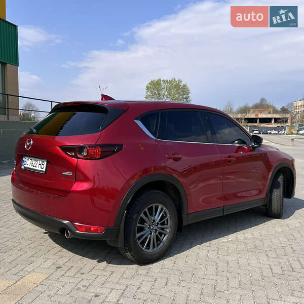 Позашляховик / Кросовер Mazda CX-5 2017 в Мукачевому