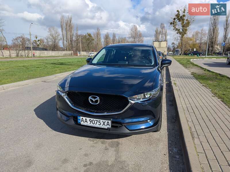 Позашляховик / Кросовер Mazda CX-5 2018 в 
