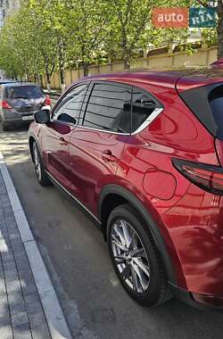 Позашляховик / Кросовер Mazda CX-5 2018 в 