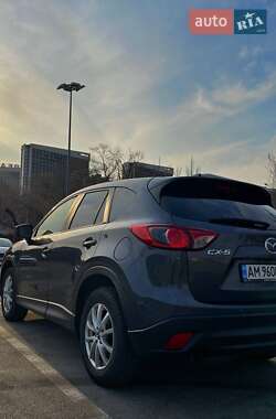 Позашляховик / Кросовер Mazda CX-5 2013 в 