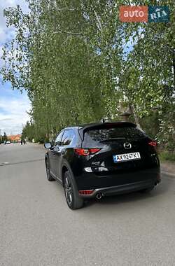 Позашляховик / Кросовер Mazda CX-5 2017 в 