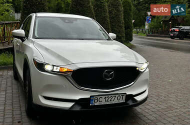Позашляховик / Кросовер Mazda CX-5 2020 в 