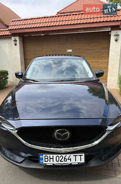Позашляховик / Кросовер Mazda CX-5 2018 в 