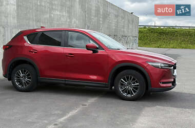 Позашляховик / Кросовер Mazda CX-5 2018 в 