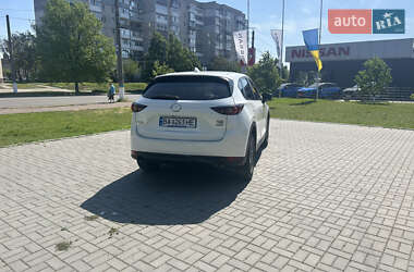 Позашляховик / Кросовер Mazda CX-5 2017 в 