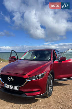 Позашляховик / Кросовер Mazda CX-5 2017 в 