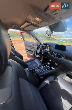 Позашляховик / Кросовер Mazda CX-5 2017 в 