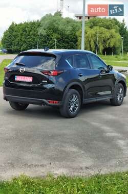 Позашляховик / Кросовер Mazda CX-5 2017 в 