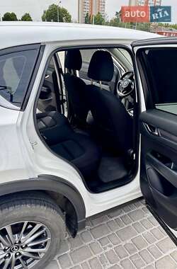 Позашляховик / Кросовер Mazda CX-5 2018 в 