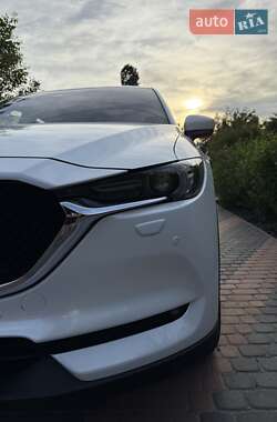 Позашляховик / Кросовер Mazda CX-5 2017 в 
