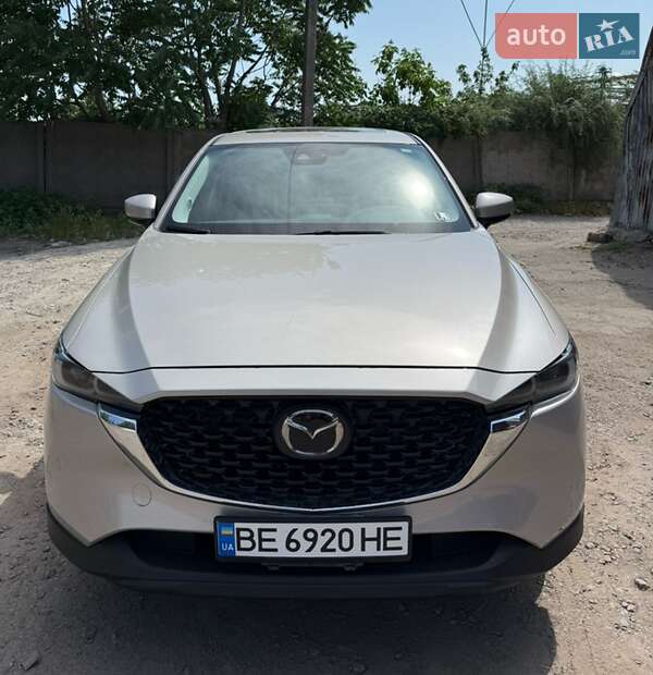 Позашляховик / Кросовер Mazda CX-5 2024 в 