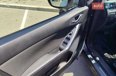 Позашляховик / Кросовер Mazda CX-5 2015 в 