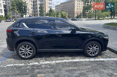 Позашляховик / Кросовер Mazda CX-5 2019 в 