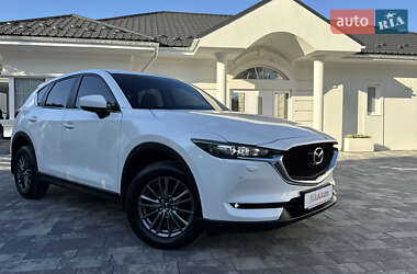 Позашляховик / Кросовер Mazda CX-5 2017 в 
